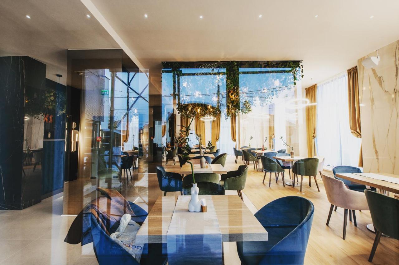 Hotel Clipa Szörényvár Kültér fotó