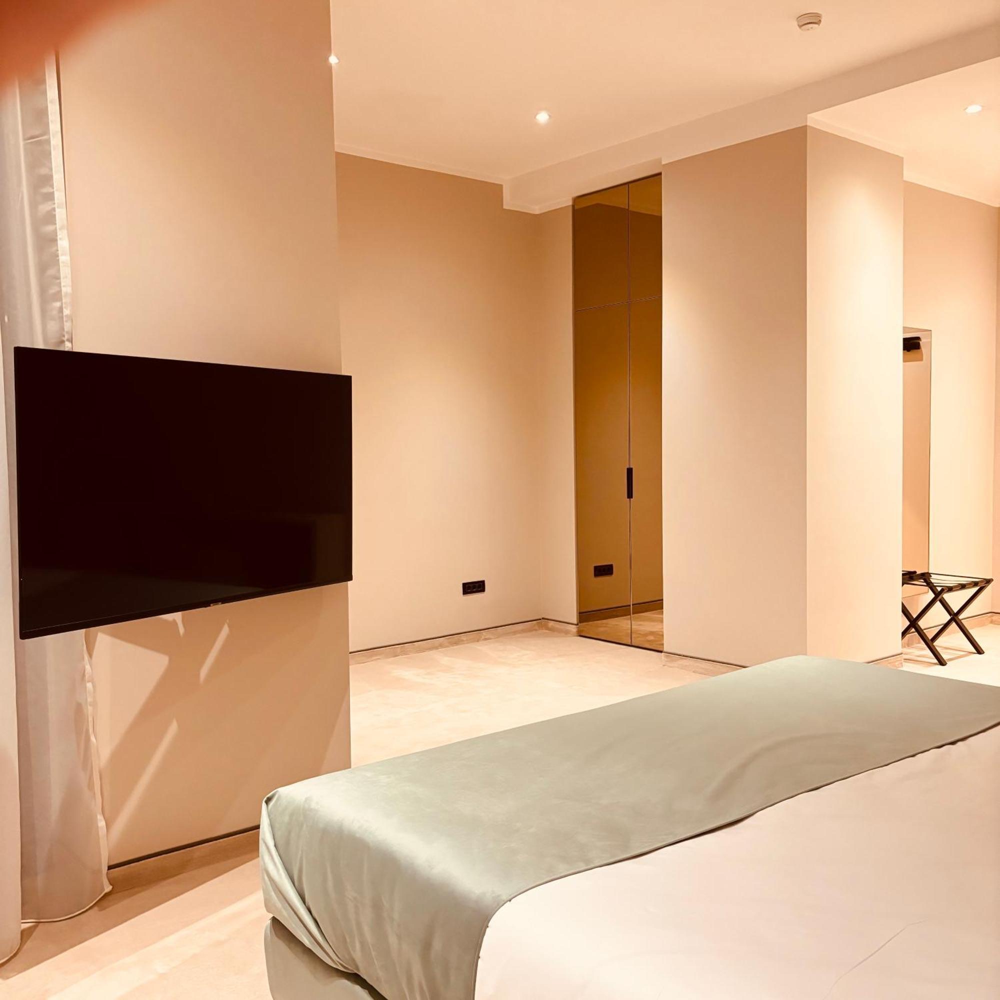 Hotel Clipa Szörényvár Kültér fotó