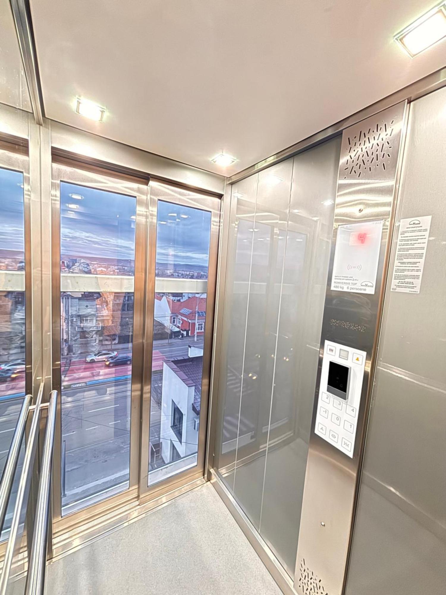 Hotel Clipa Szörényvár Kültér fotó