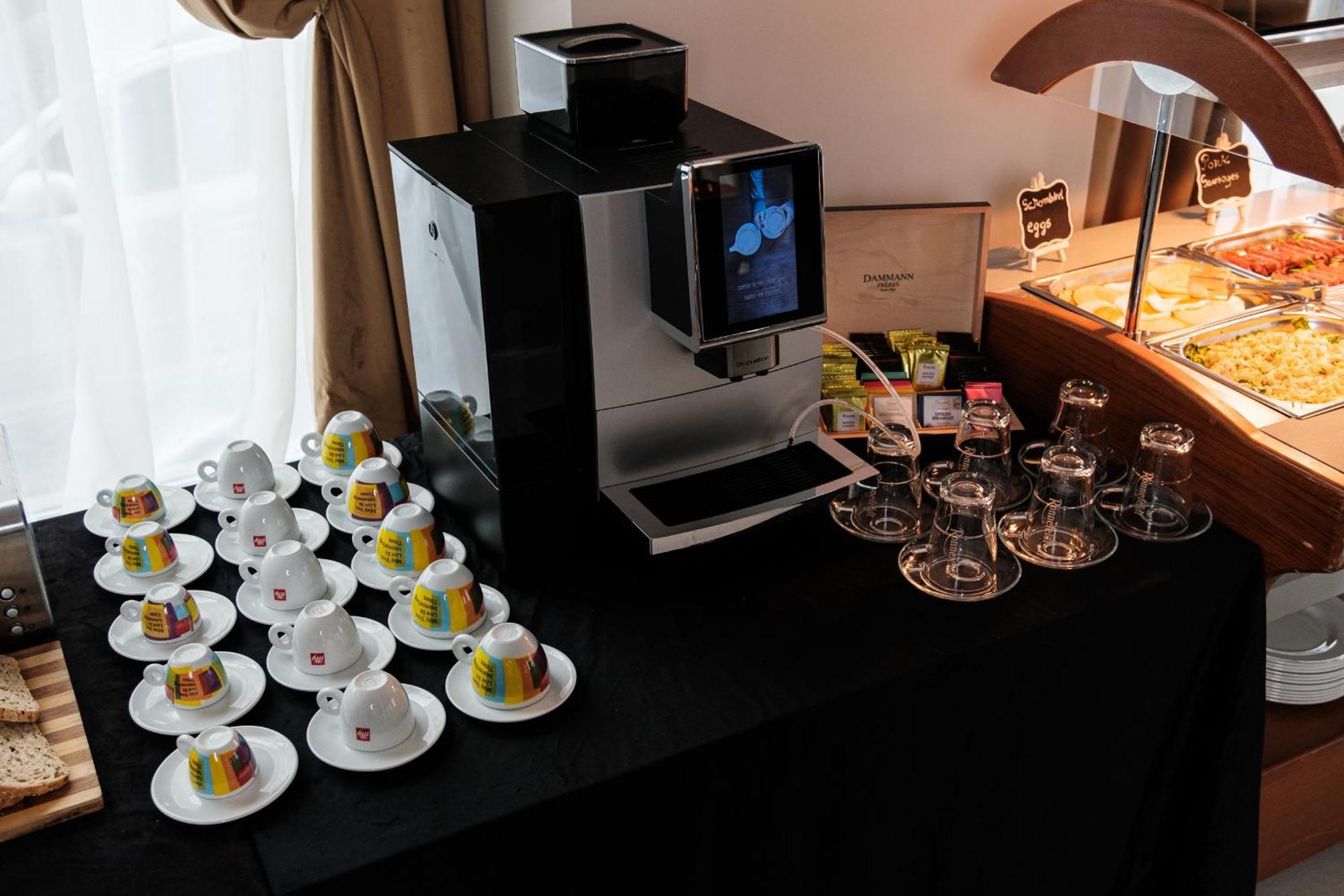 Hotel Clipa Szörényvár Kültér fotó